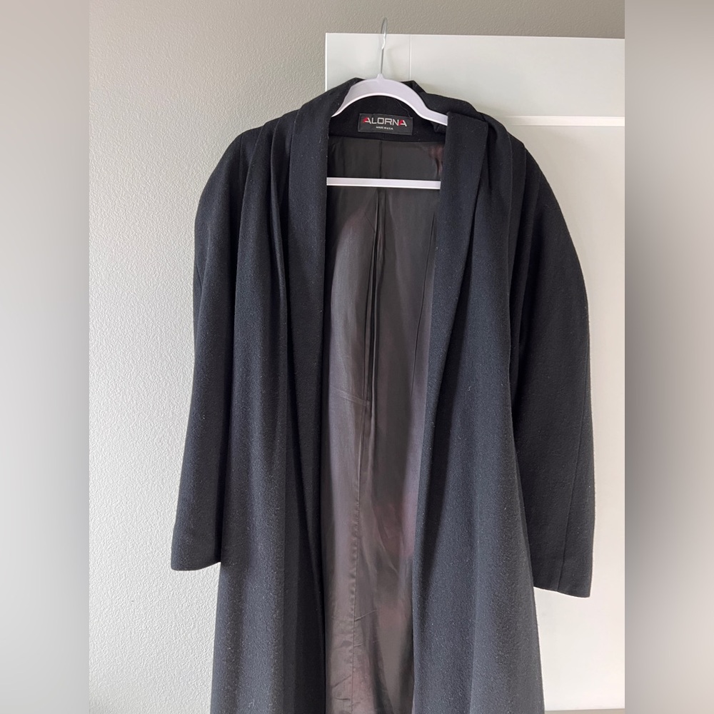 VINTAGE 100% wool Alorna Black coat